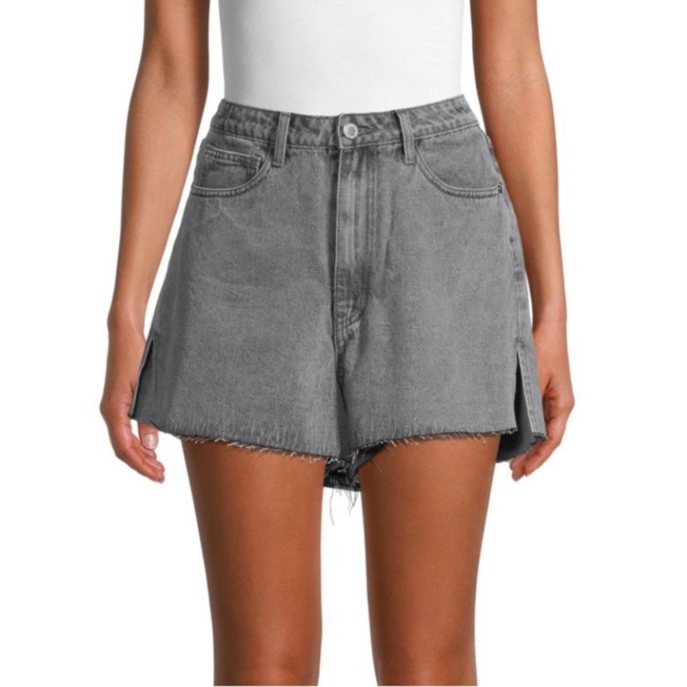 We wore what boyfriend raw edge slit boyfriend shorts x flattering shape size 25